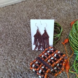 Seed bead jewelry lot and shell bracelet